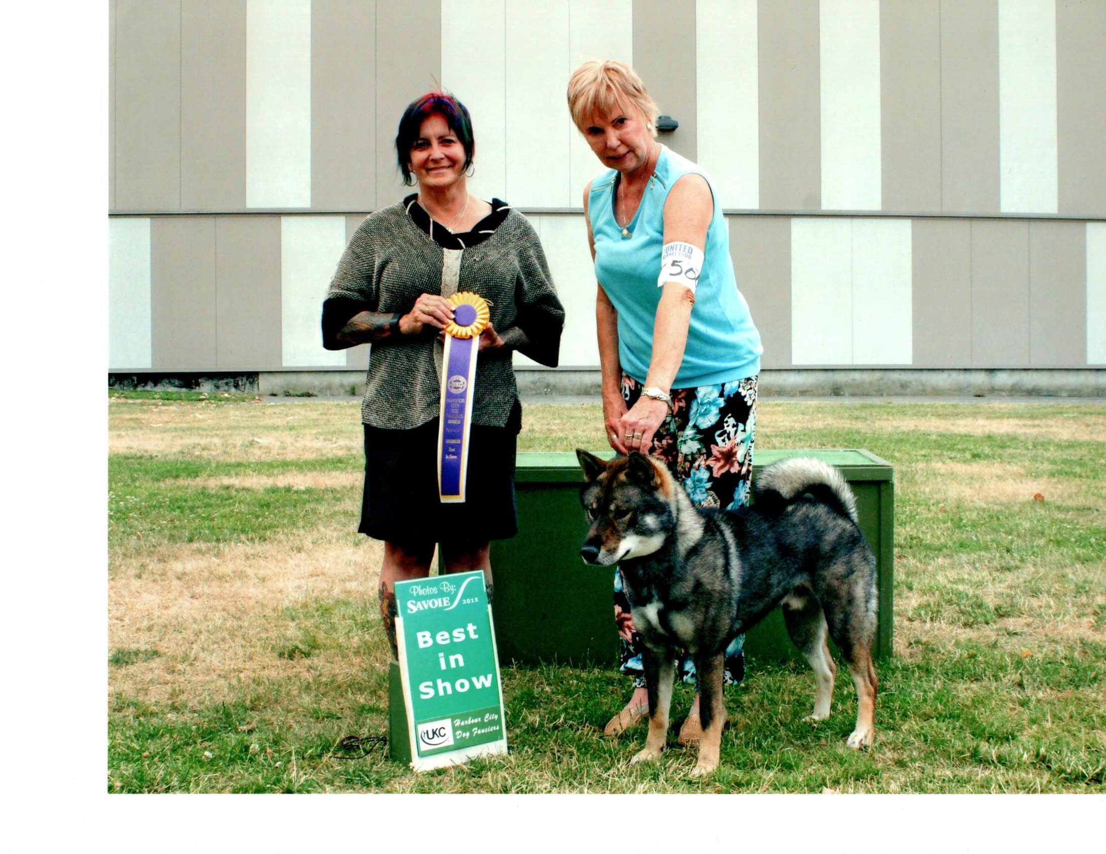 judge and handler with Shiggy